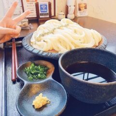 ４人で11人前のうどんをペロリ！