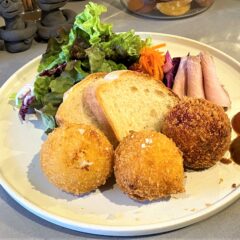 揚げたて！まあるいコロッケ♪