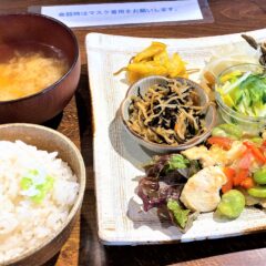 夫婦で二人三脚「てしごと酵房 SAKU」