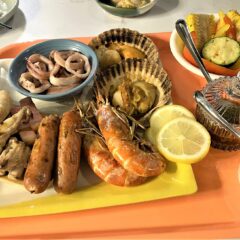 明るくカラフル！「WONDER KITCHEN」