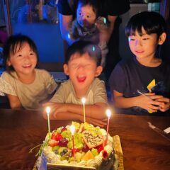 「彩華」のオードブルと「イチゴイチエ」のケーキ