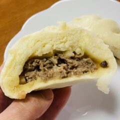 餃子屋なのに肉まんだらけの店「餃子まえかわ」