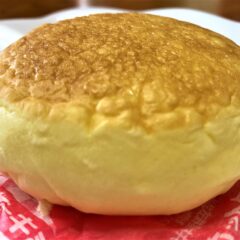 ホットケーキの日にファミマの「ホットケーキまん」