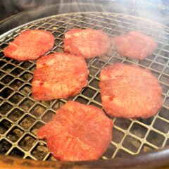 「近江焼肉 肉どうし」のサービスサーロイン