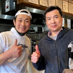 【うどん屋さんとのツーショット写真(#^^#)】