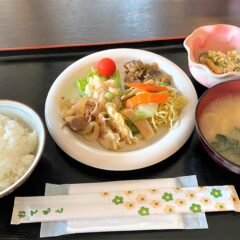 米原駅前でワンコインランチ！「田田〼〼」