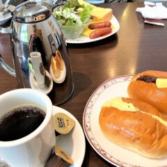 ビリオン珈琲でモーニング♪「選べるツインロール」
