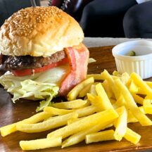 突然始めたバーガー屋「SUDDENLY Diner」