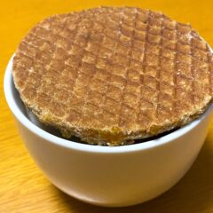 オランダのお土産「スモークチーズ」と「ストロープワッフル」