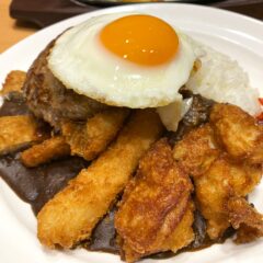 ガストのデカ盛り！「ブラックカレー本気盛り」(ﾟдﾟ)！