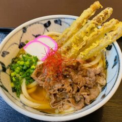 博多うどん風!? 極上の黒毛和牛!!  炙り肉ごぼう天うどん」