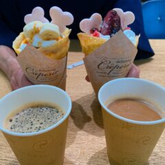 えきまちテラスのクレープ屋「ネコと金魚とよつばのくろーばー」