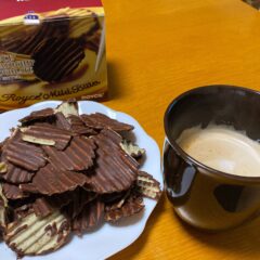 「ロイズのポテトチップチョコレート」と「５月限定うどん」