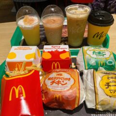 マクドの新作！「ご当地バーガー」＆「もものフラッペ」