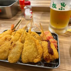 1948年創業！大阪梅田の立ち食い串かつ屋「串かつ松葉」