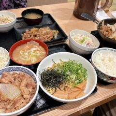 キムタクのCM「焼き牛」＆新満足セット「牛丼＋油そば」