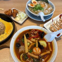 丸源ラーメンの期間限定「麻辣湯麵」＆「ごろごろ白桃パフェ」