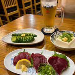 極上の馬刺しと厚切り牛タン！ながはま割「もつ宮商店」