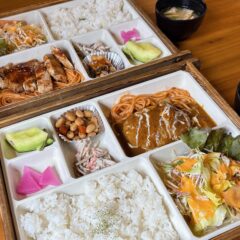 ログハウス風の老舗洋風レストラン！「ヘンリーイン」