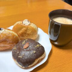 行列のできるドーナツ屋さん！「ミルクドドレイク 彦根店」